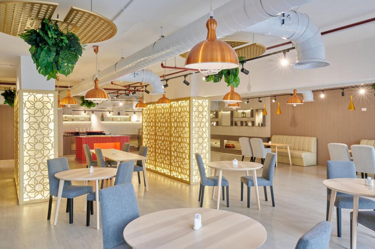 Hotel Ramada By Wyndham Old Town Doha